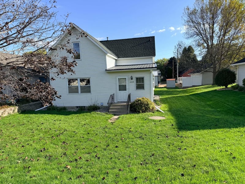 1223 S Jefferson St, New Ulm, MN 56073