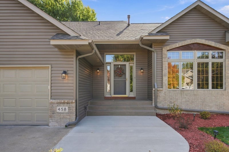 458 Coyote Trl, Lino Lakes, MN 55014