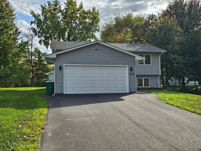 1934 72nd St, Centerville, MN 55038