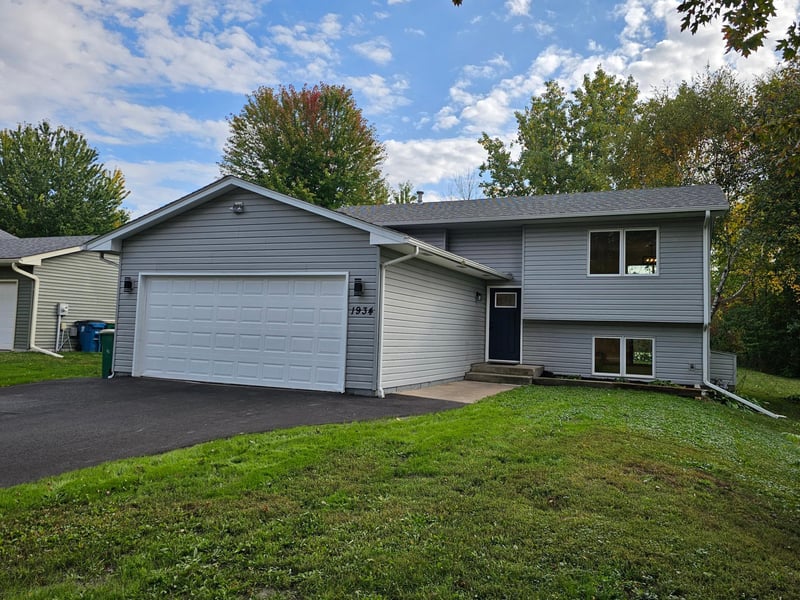 1934 72nd St, Centerville, MN 55038