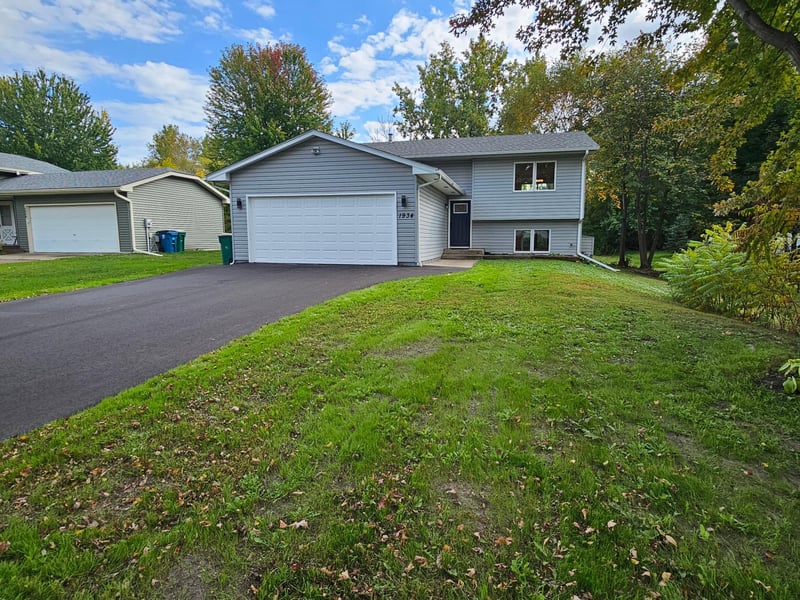 1934 72nd St, Centerville, MN 55038