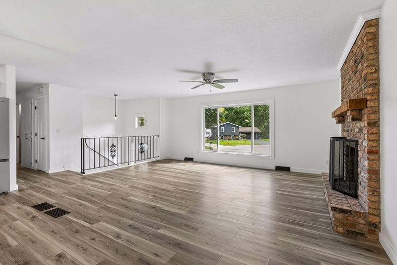 20375 Hughes Ave W, Lakeville, MN 55044