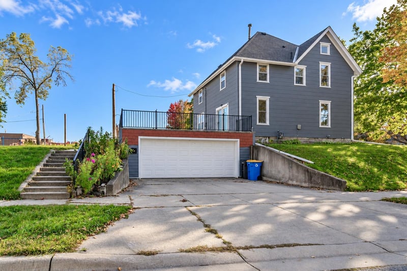 703 S Oak Ave, Owatonna, MN 55060