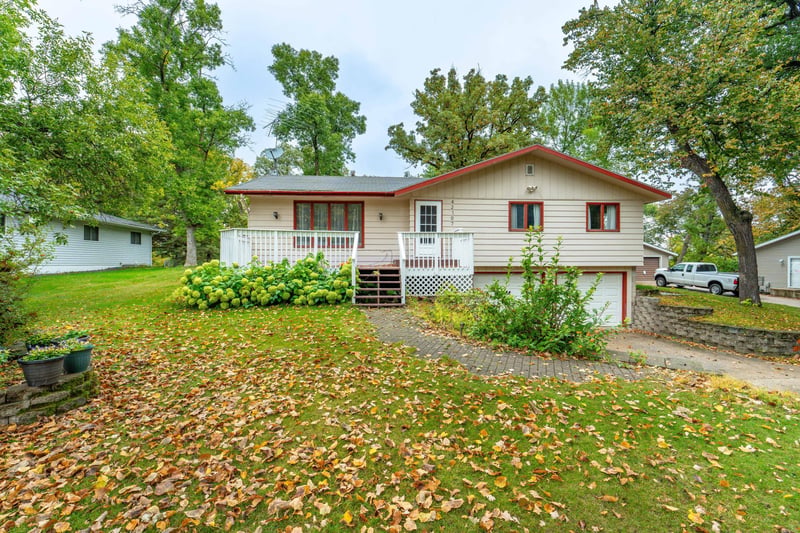 42107 Bur Oak Hills Loop, Pelican Rapids, MN 56572
