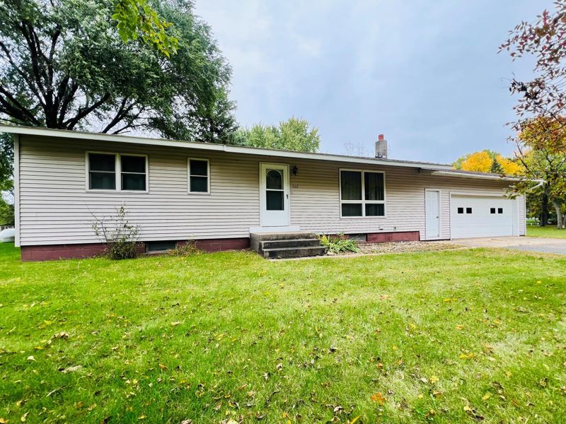 422 E Oak St, Parkers Prairie, MN 56361