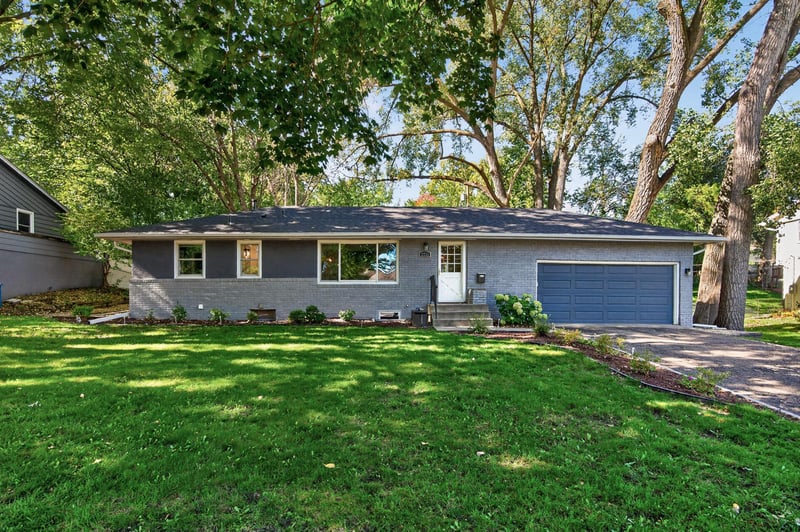 2731 Lee Ave N, Golden Valley, MN 55422