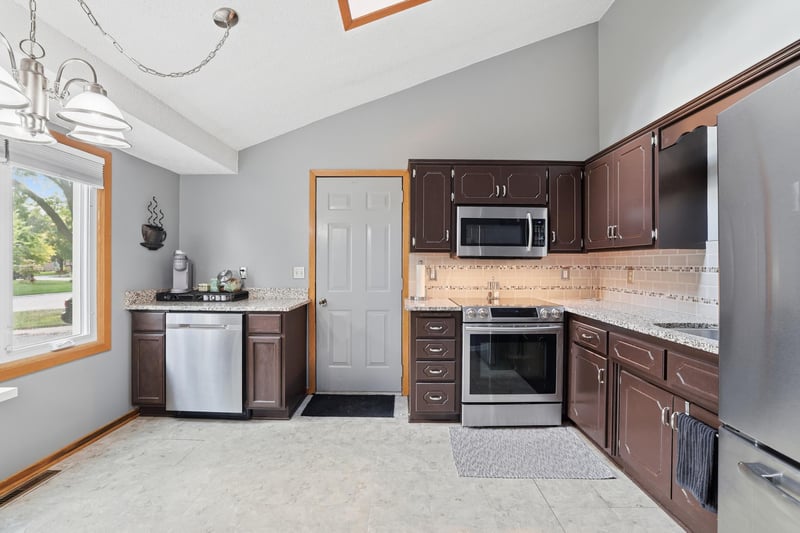 4071 99th Ave NE, Circle Pines, MN 55014