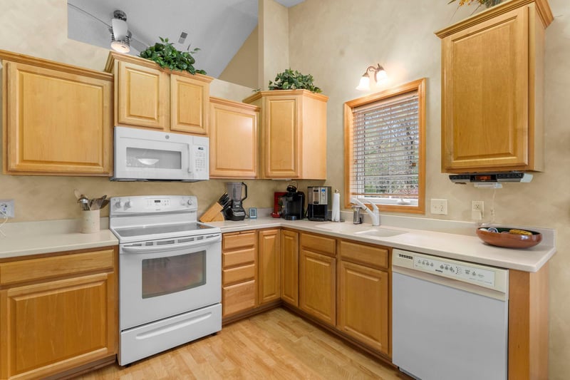 308 Arrowhead Dr, Lino Lakes, MN 55014
