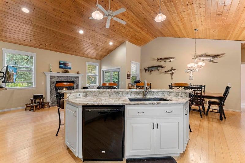 449 Roosevelt Dr, Dresser, WI 54009