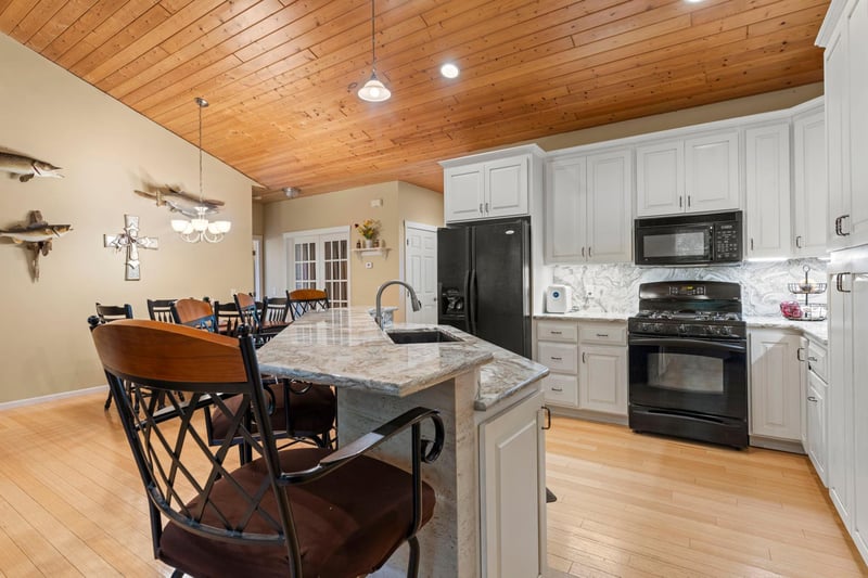 449 Roosevelt Dr, Dresser, WI 54009
