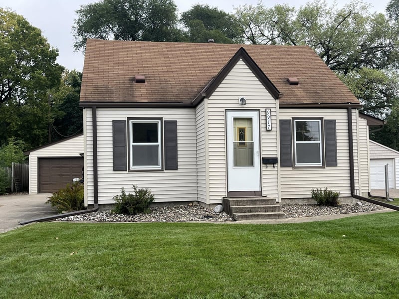 9917 Pleasant Ave S, Bloomington, MN 55420