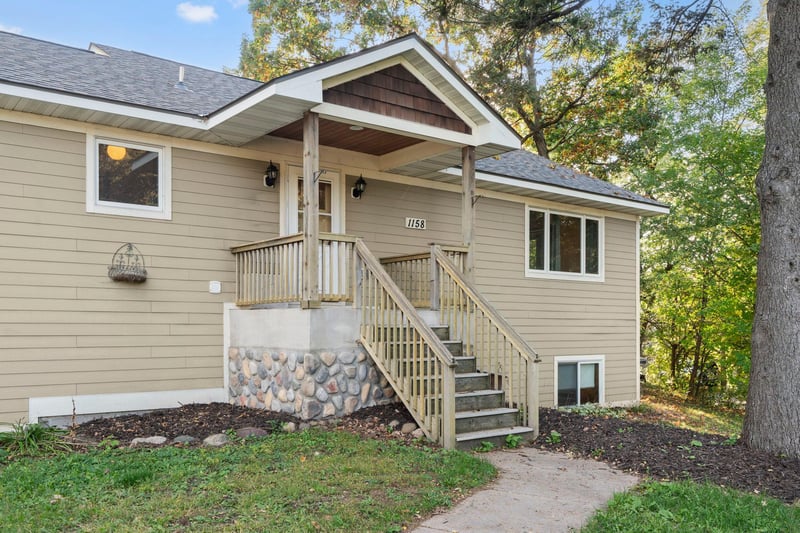1158 Summit Ave, Mahtomedi, MN 55115