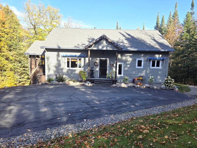 29372 Bayview Dr, Bovey, MN 55709