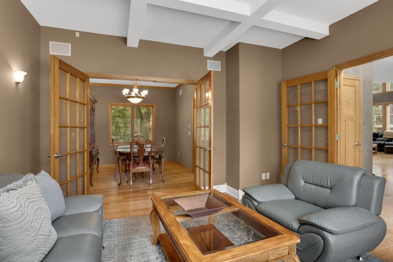 7654 Bennett Ct, Inver Grove Heights, MN 55077