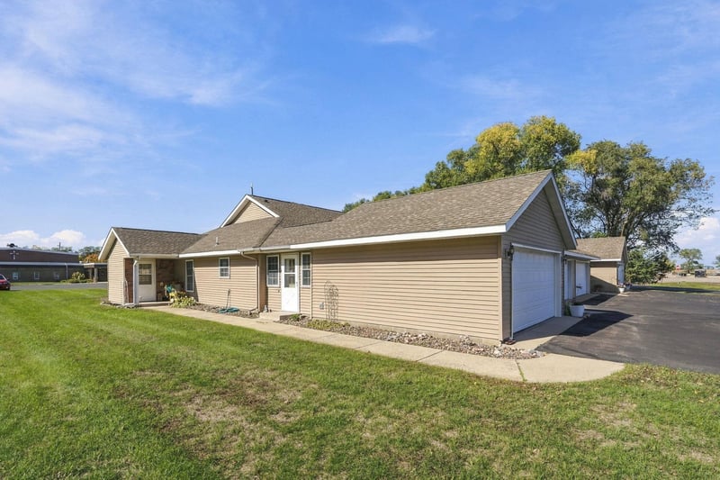 40 Sunrise Dr, Kimball, MN 55353