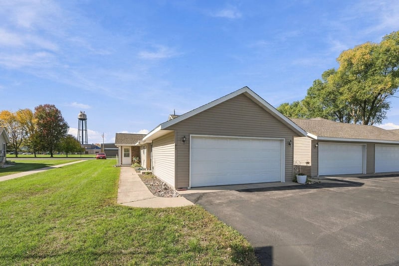 40 Sunrise Dr, Kimball, MN 55353
