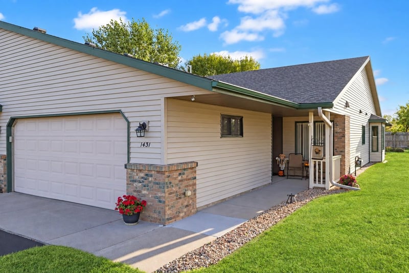 1431 Fairview Ln, Little Falls, MN 56345