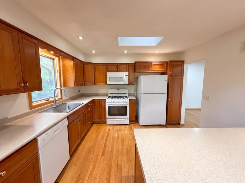 12228 Allen Dr, Burnsville, MN 55337