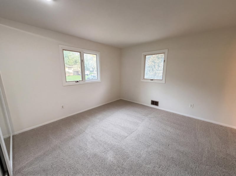 12228 Allen Dr, Burnsville, MN 55337