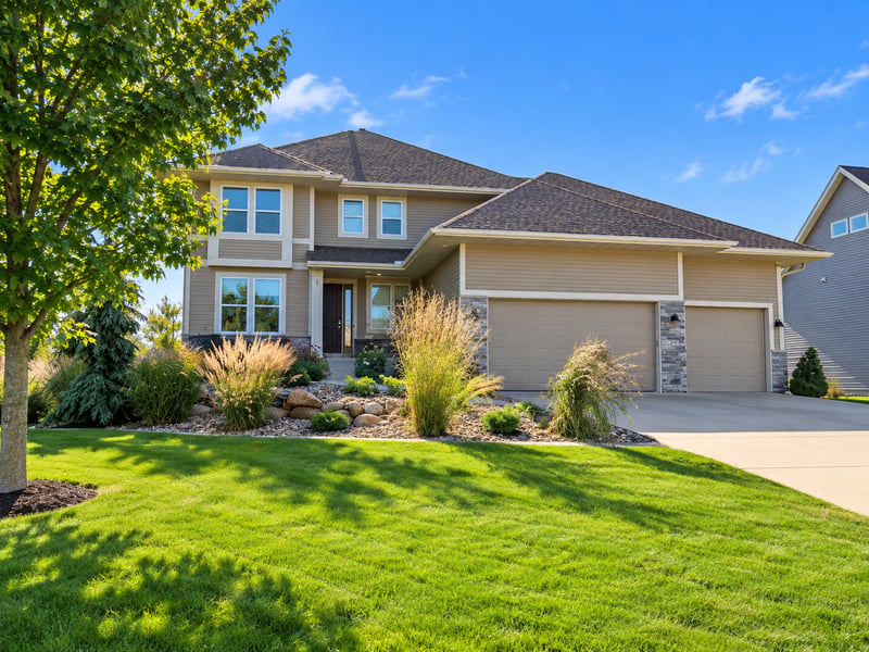 5915 Edgewater Dr, Savage, MN 55378