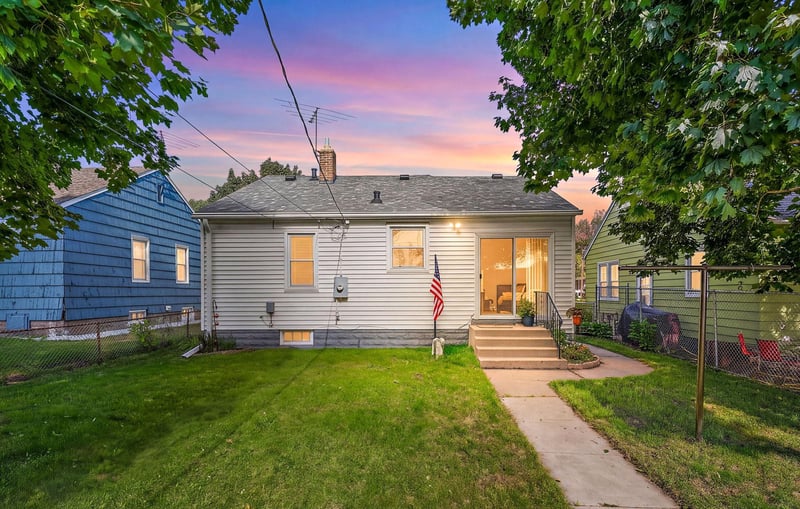 1340 3rd St E, Saint Paul, MN 55106