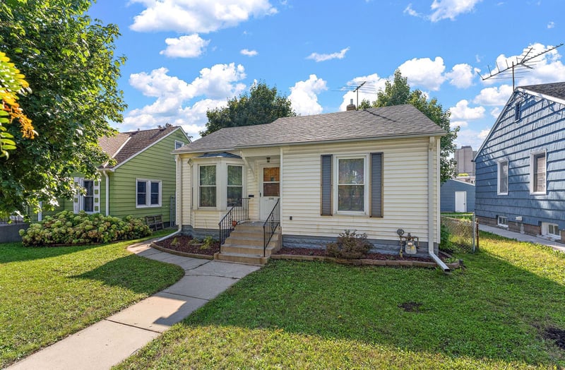 1340 3rd St E, Saint Paul, MN 55106