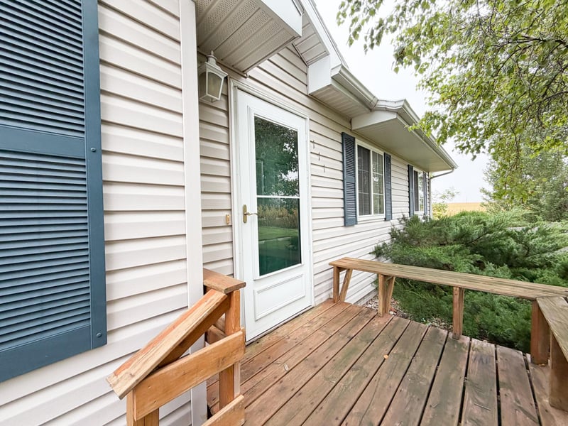 1112 Cherry Dr, Luverne, MN 56156