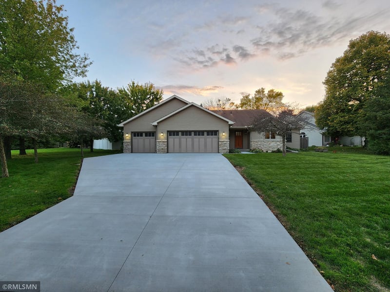 915 Ferndale Ave S, Maplewood, MN 55119