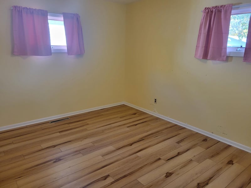 614 S Douglas Ave, Hallock, MN 56728
