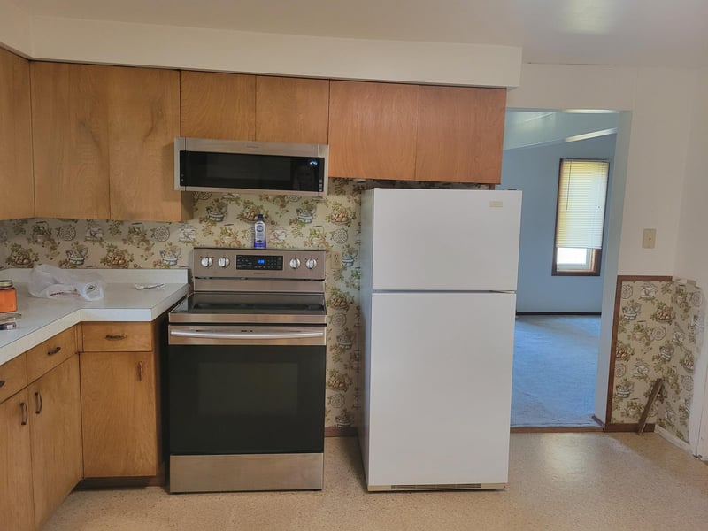 614 S Douglas Ave, Hallock, MN 56728