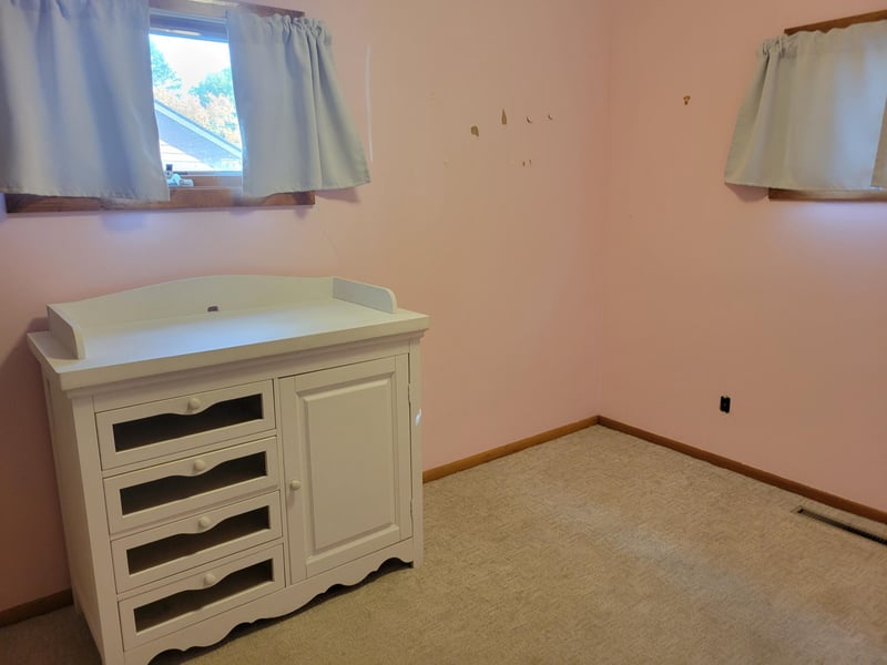 614 S Douglas Ave, Hallock, MN 56728