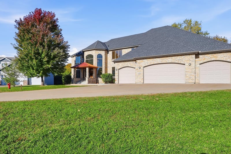 5402 102nd Trl N, Brooklyn Park, MN 55443
