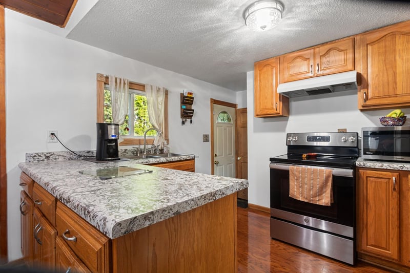 1326 Reaney Ave, Saint Paul, MN 55106