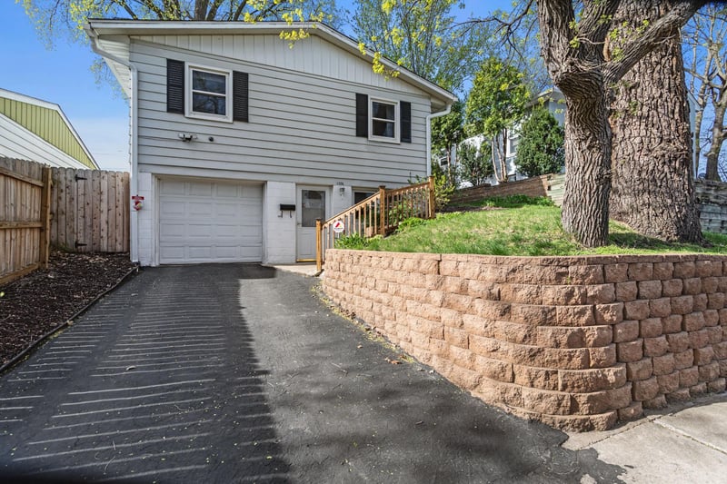 1326 Reaney Ave, Saint Paul, MN 55106