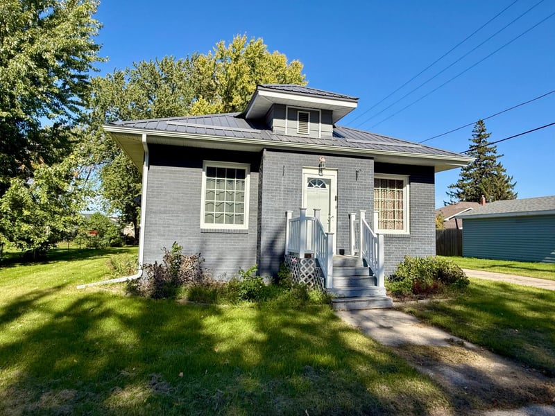 14 W Oak St, Osakis, MN 56360