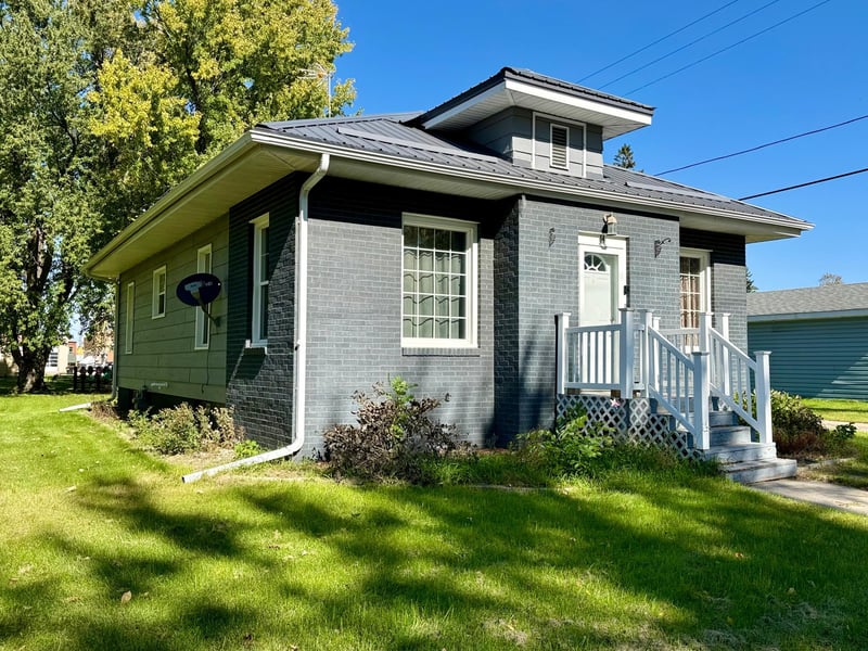 14 W Oak St, Osakis, MN 56360
