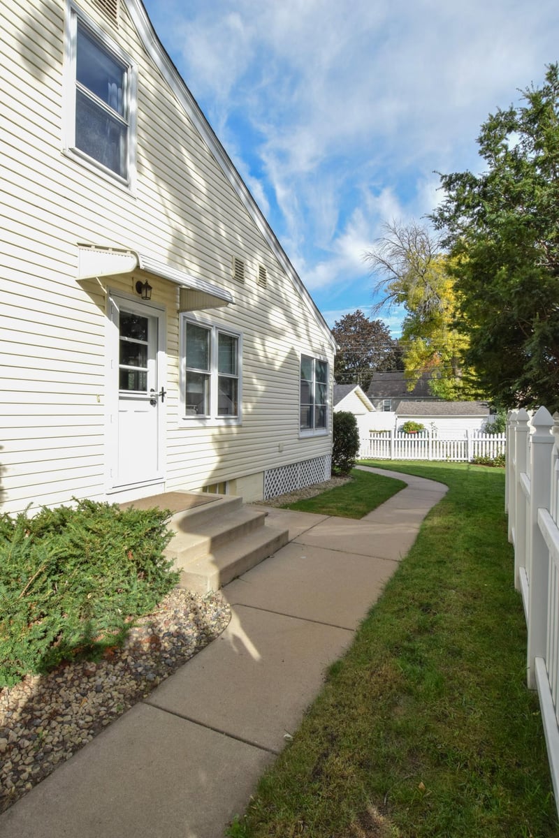 2123 Fairway Dr NE, Columbia Heights, MN 55421
