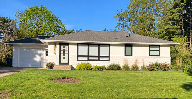 9812 Dellridge Rd, Bloomington, MN 55425