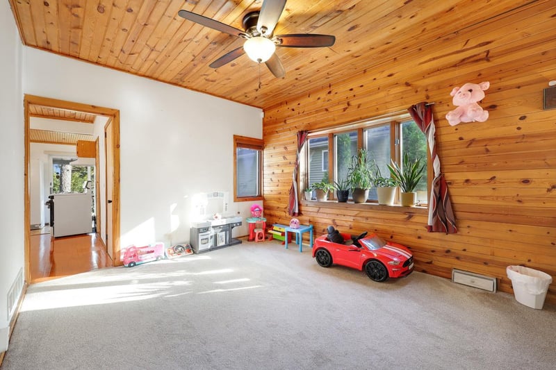 277 E Morton St E, Saint Paul, MN 55107