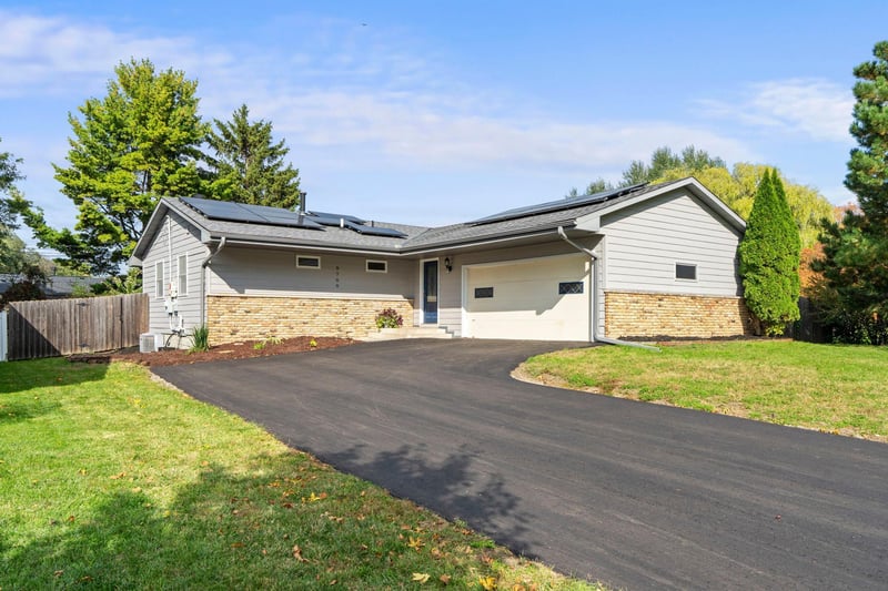 8700 40th Ave N, New Hope, MN 55427