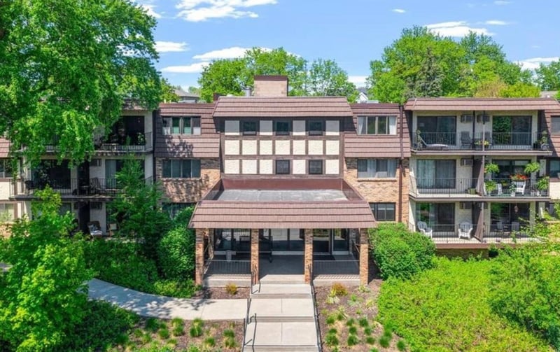 205 Barry Ave S #311, Wayzata, MN 55391