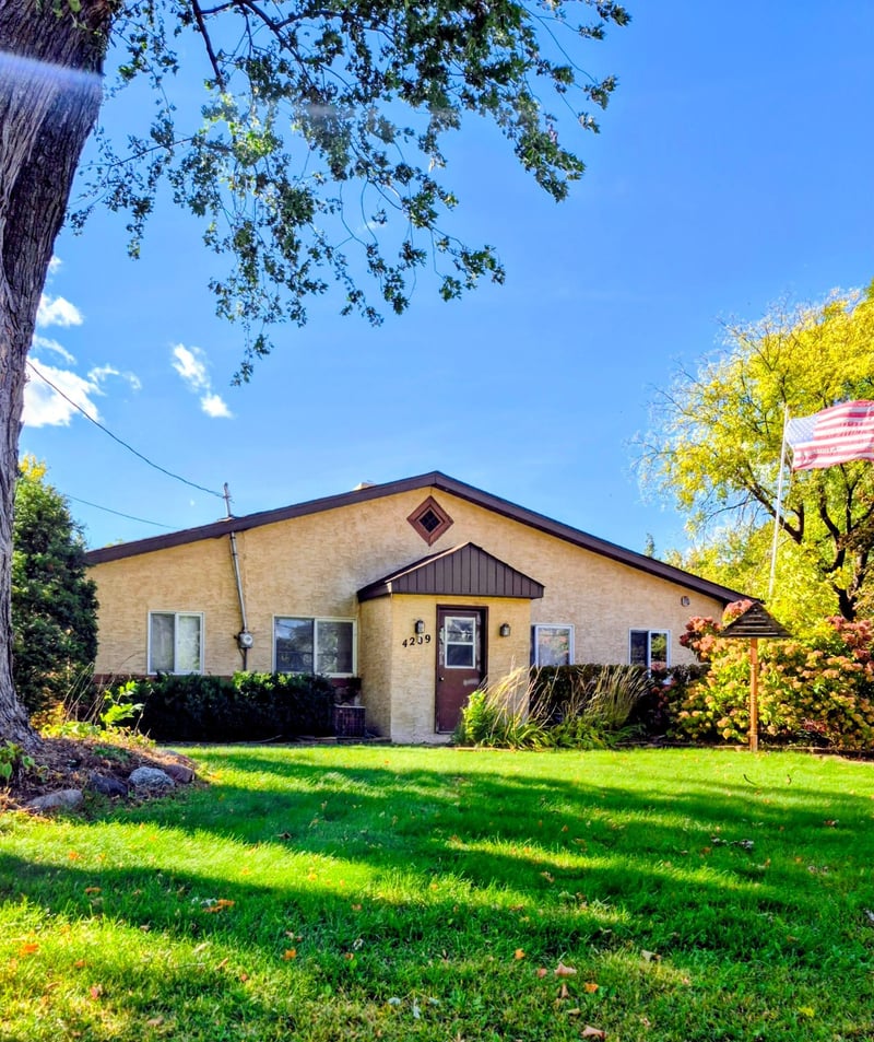 4209 Lakewood Ave, White Bear Lake, MN 55110