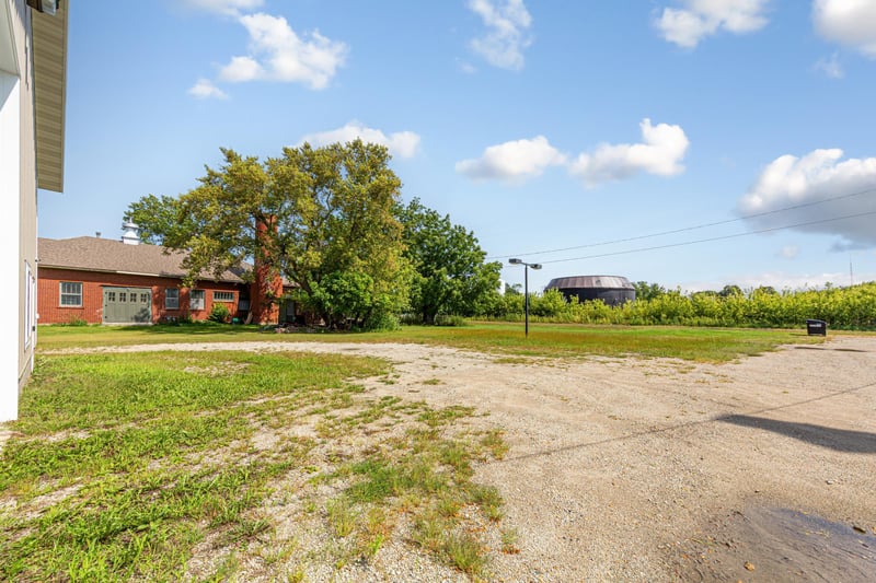 213 N Broadway Ave, New Richland, MN 56072