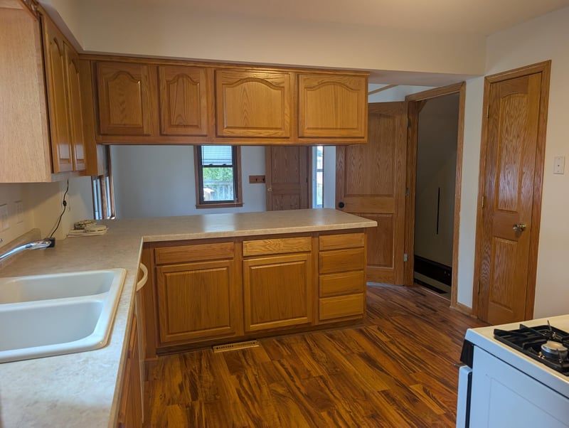 1049 Gorman Ave, West Saint Paul, MN 55118