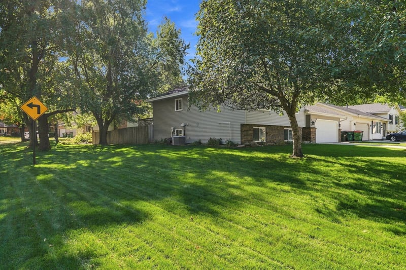 756 97th Ln NE, Blaine, MN 55434