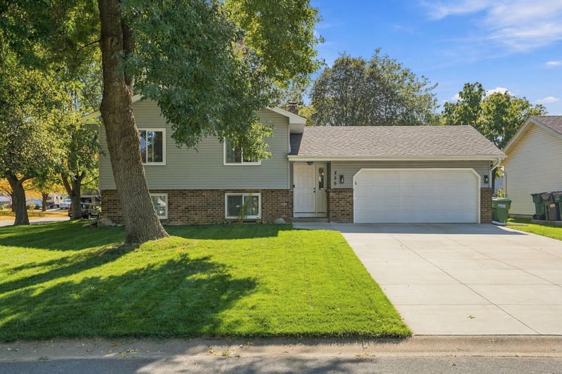 756 97th Ln NE, Blaine, MN 55434