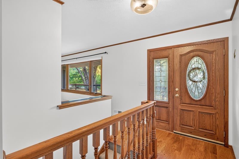 12760 Roberts Dr, Eden Prairie, MN 55346