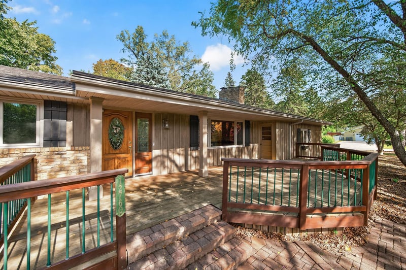 12760 Roberts Dr, Eden Prairie, MN 55346
