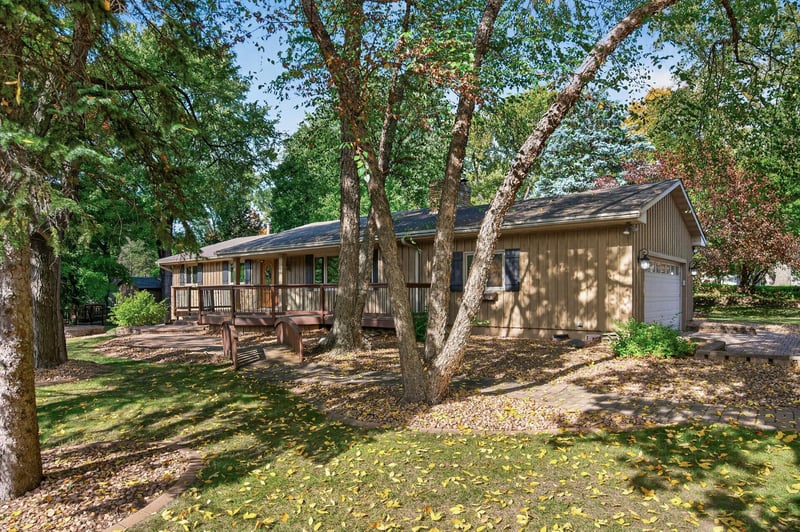 12760 Roberts Dr, Eden Prairie, MN 55346