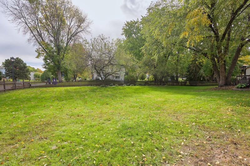 1701 James Pl, Burnsville, MN 55337